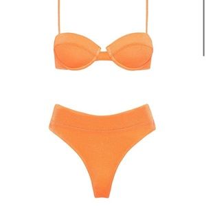 Triangl Dylla in apricot sparkle!